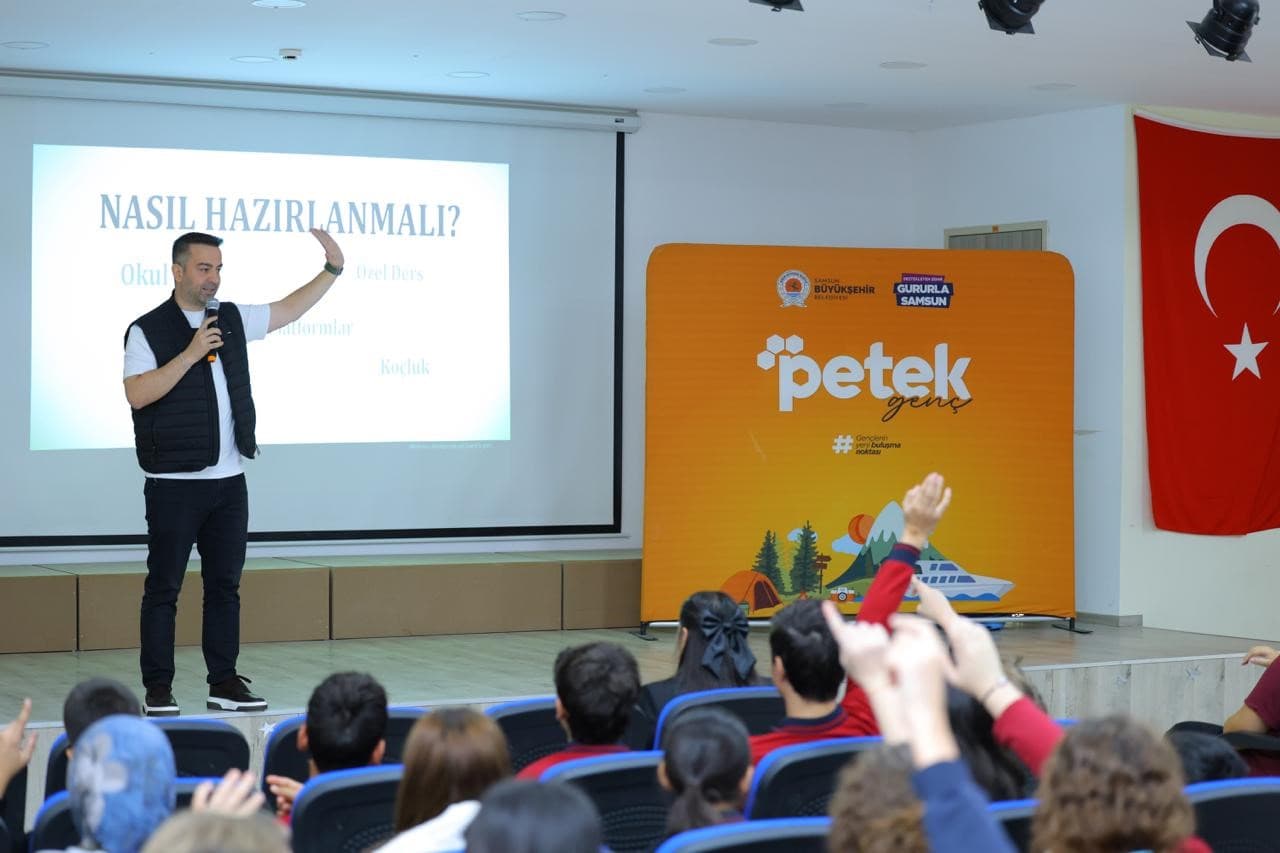Samsun'da Petek Genç Programları ile 447 Okulda Binlerce Öğrenciye Destek
