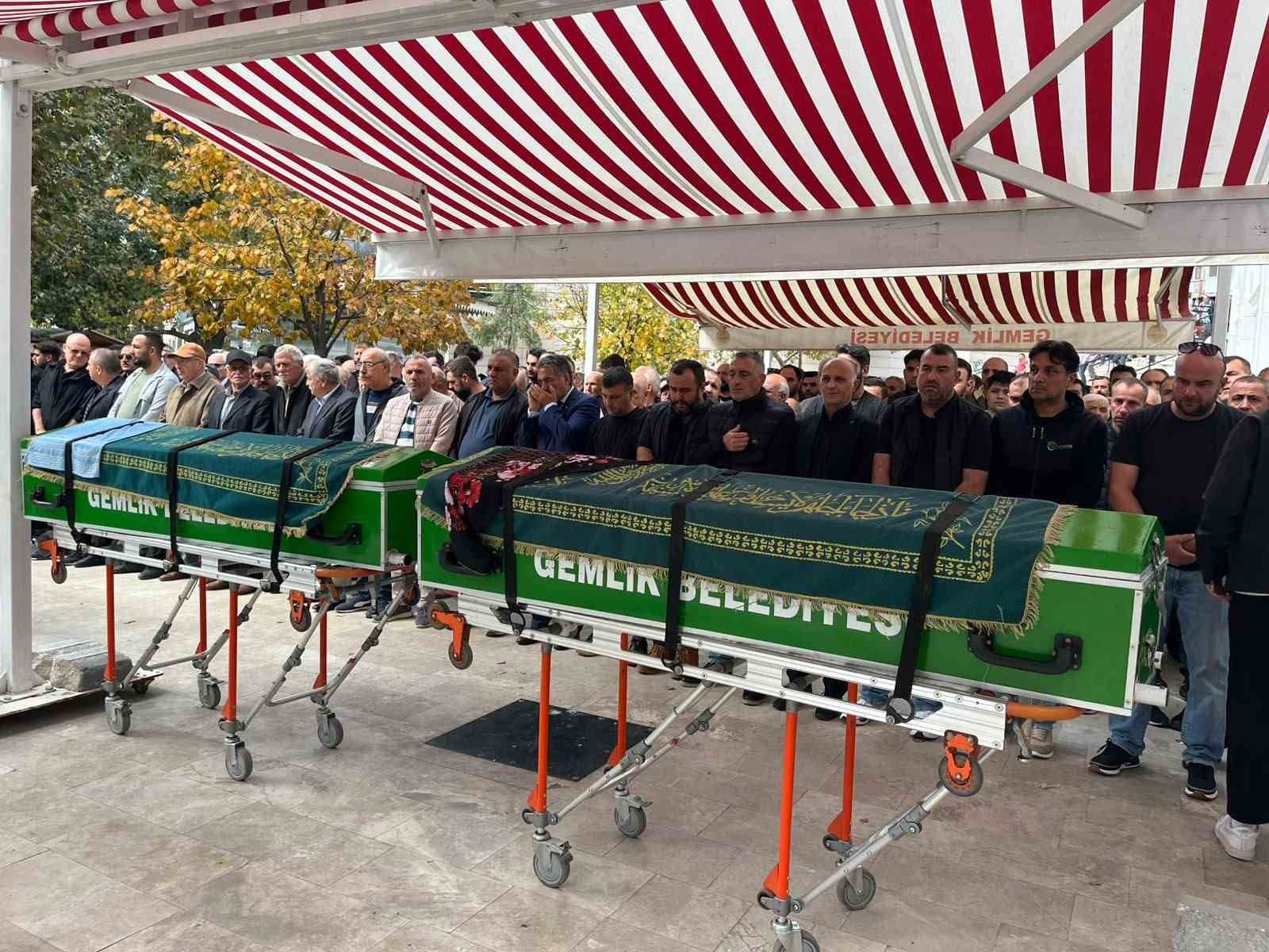Gemlik'te Cinayete Kurban Giden Kara Çifti Toprağa Verildi