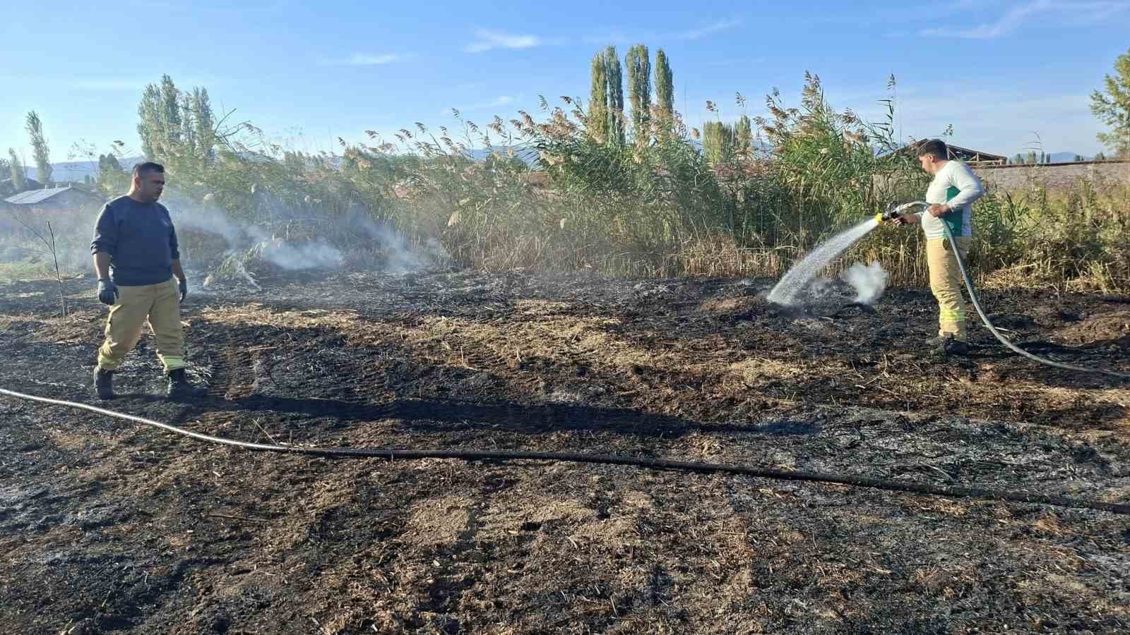 Hisarcık'ta Otluk Alanda Yangın: 3 Dekar Alan Kül Oldu
