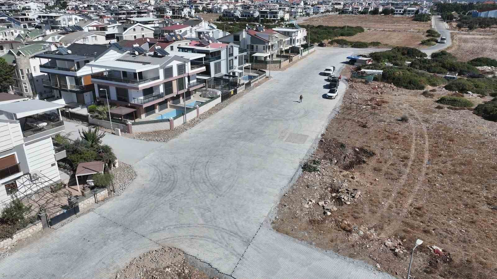 Didim'de Yol Düzenleme ve Parke Taşı Çalışmaları Sürüyor
