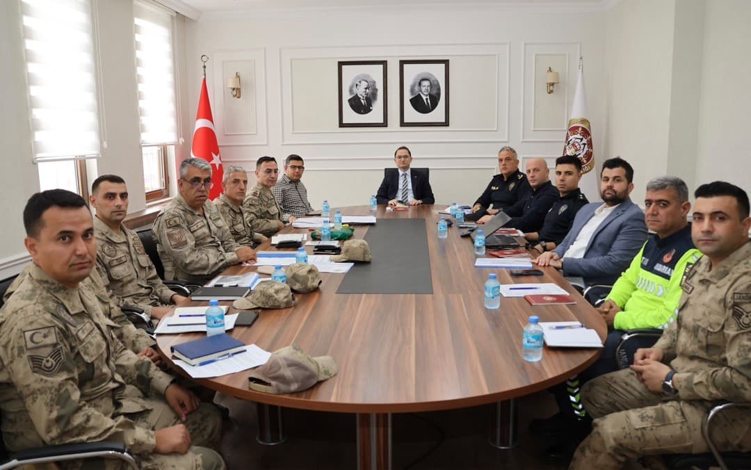 Kurtalan'da Kapsamlı Asayiş ve Güvenlik Toplantısı Yapıldı