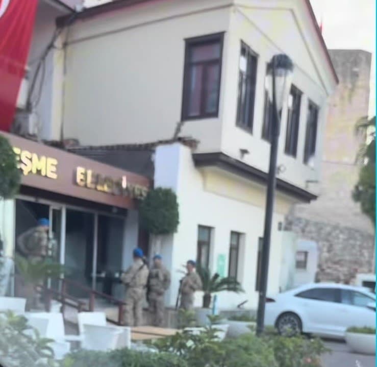 Çeşme Belediyesi'ne Usulsüzlük Operasyonu: 11 Gözaltı