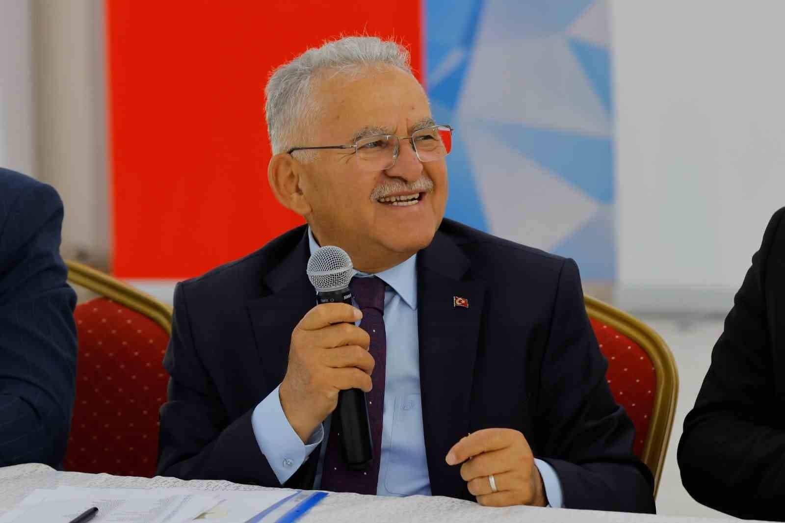 Başkan Büyükkılıç Develi'de Yatırımları ve Muhtarları Ziyaret Etti