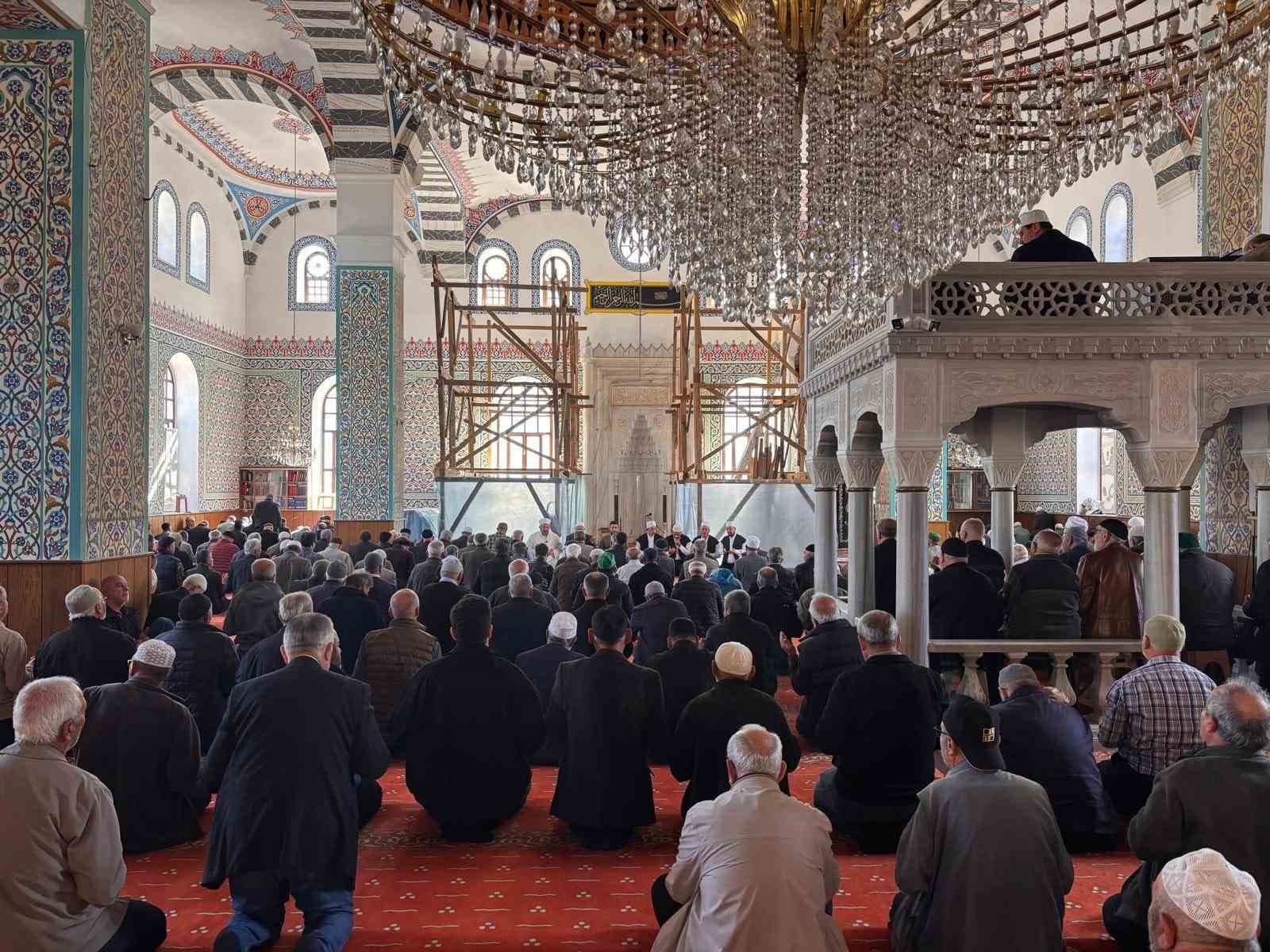 Düzce'de Vefat Eden Din Görevlileri İçin Mevlid Programı Düzenlendi