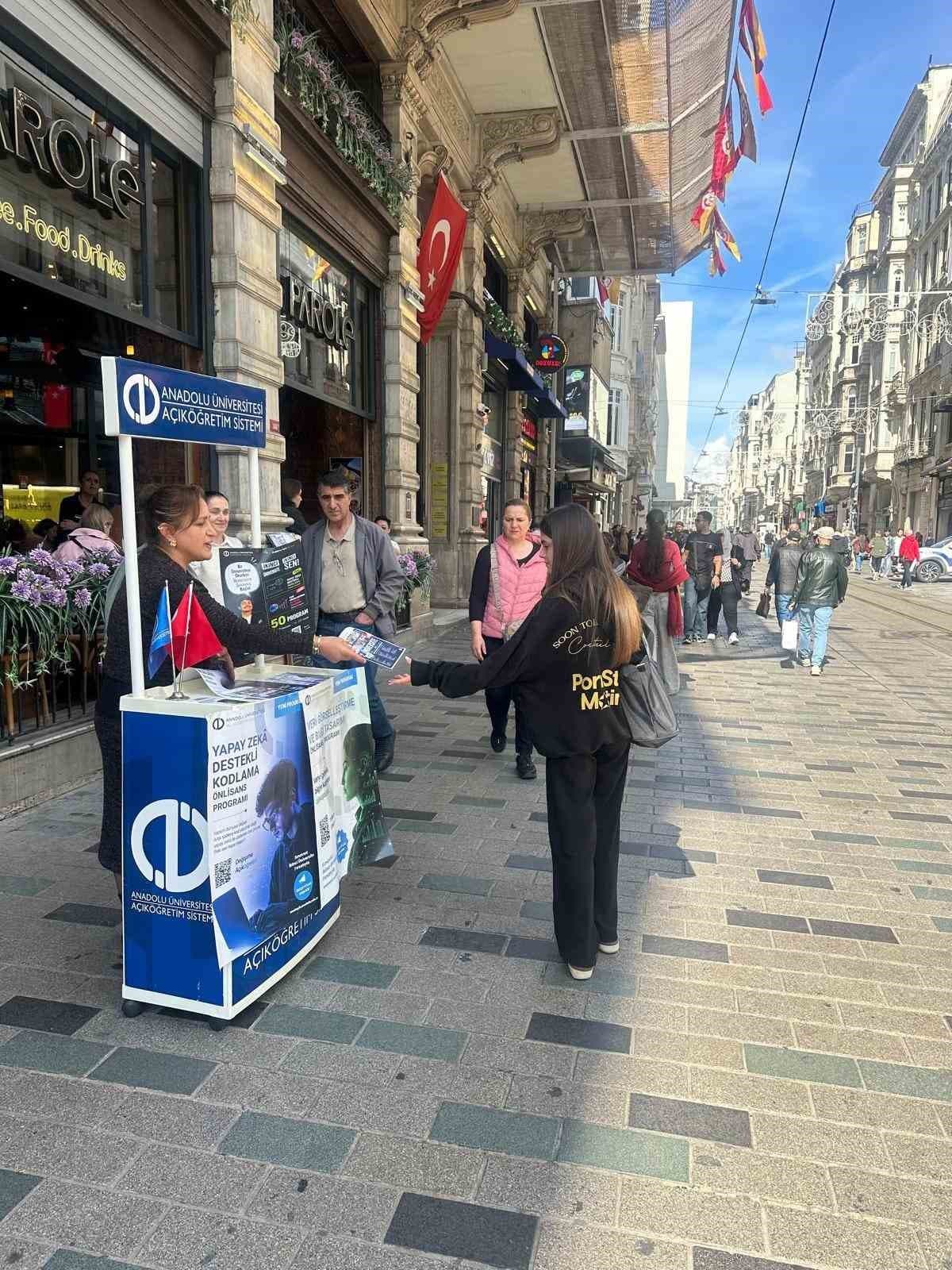 Anadolu Üniversitesi İkinci Üniversite İmkanlarını İstanbul'da Tanıttı