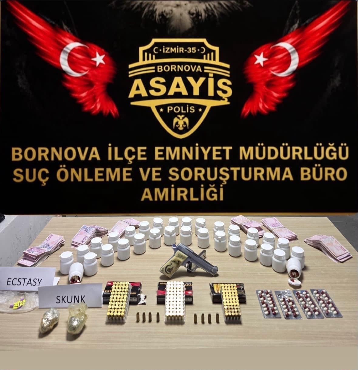 Bornova'da Uyuşturucu Operasyonu: Binlerce Hap ve Nakit Para Ele Geçirildi