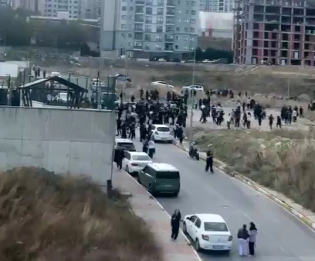 Esenyurt'ta Lise Öğrencileri Arasında Kavga