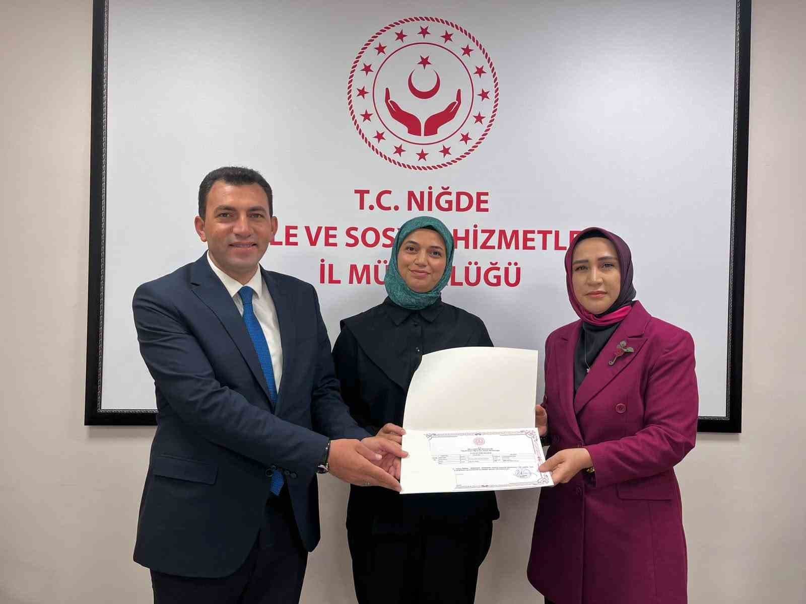 Niğde'de Türk İşaret Dili Kursunu Bitirenlere Sertifikaları Takdim Edildi