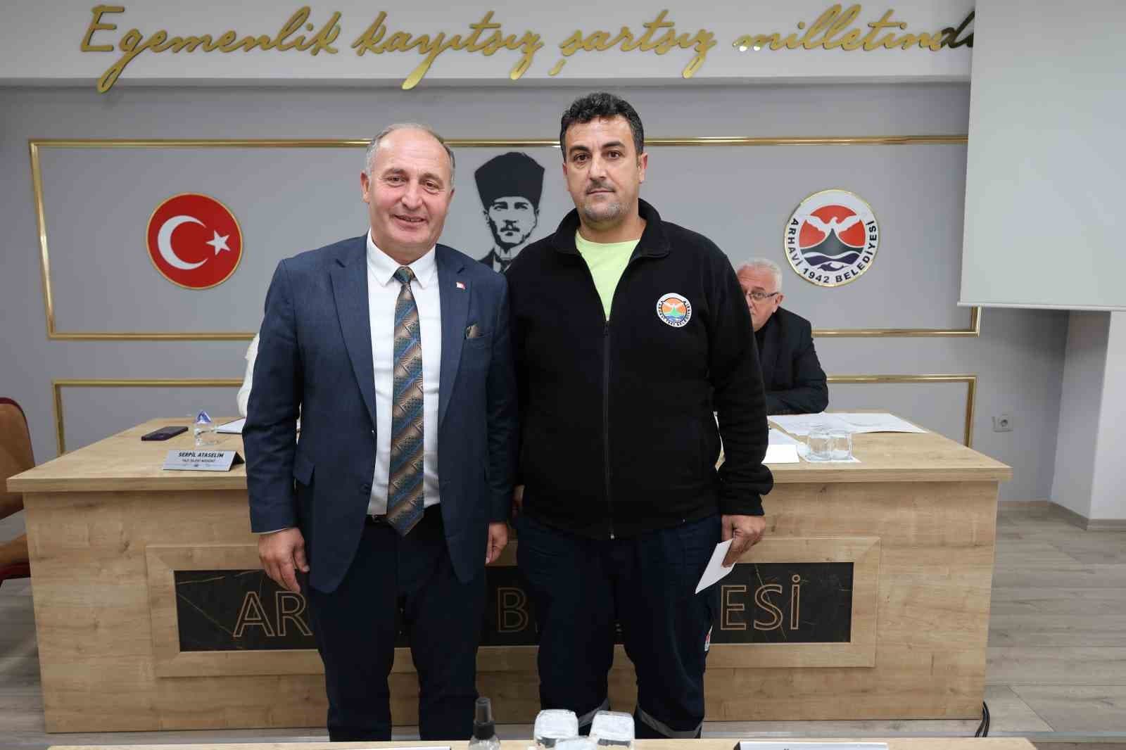 Dürüstlüğüyle Örnek Olan Belediye Çalışanına Ödül