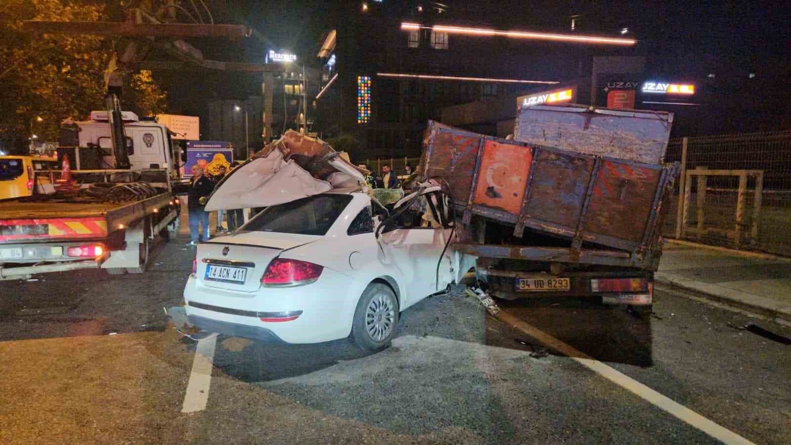 Beyoğlu'nda Makas Atan Alkollü Sürücü Zincirleme Kazaya Yol Açtı: 3 Yaralı