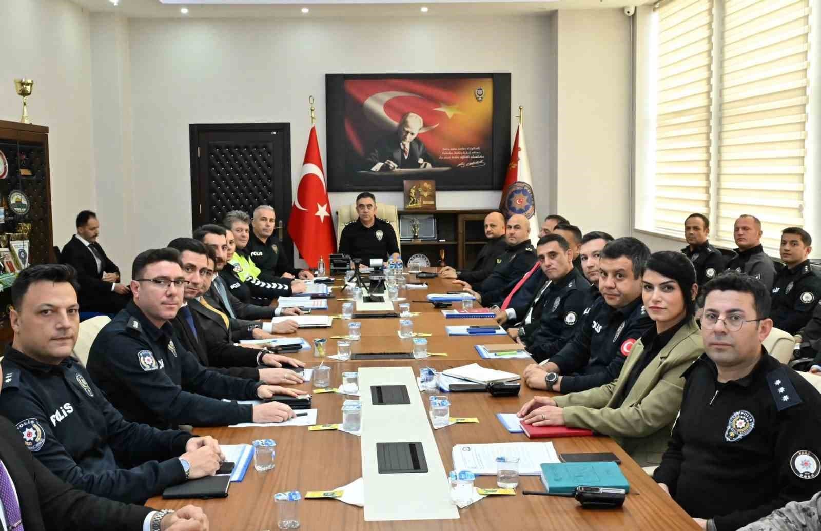 Kars'ta Yeni Eğitim Dönemi Öncesi Güvenlik Toplantısı Yapıldı