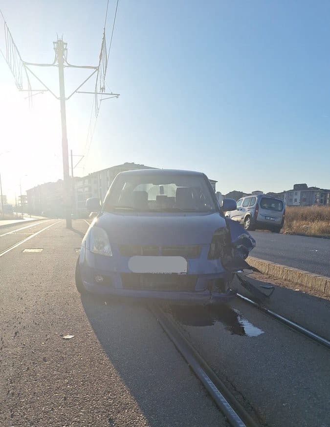 Eskişehir'de Tramvay Hattındaki Kaza Ulaşımı Aksattı