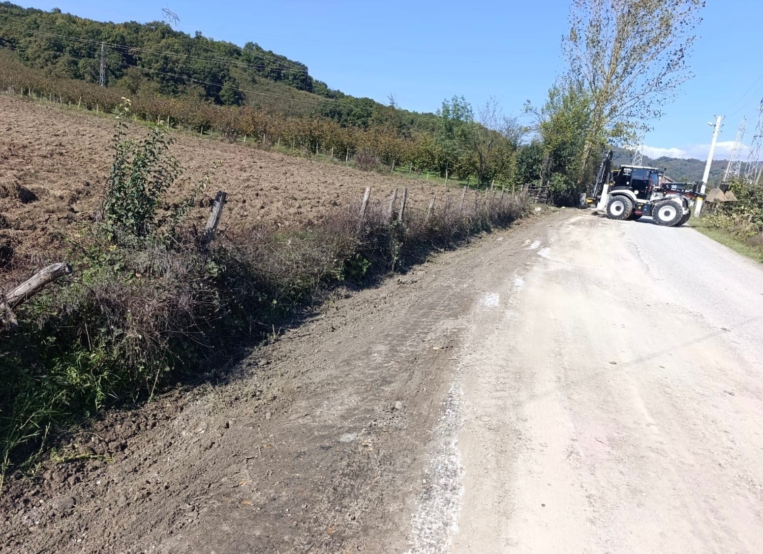 Kemerkasım Köyü'nde Yağmur Sularına Karşı Beton Kanal Çalışması Tamamlandı