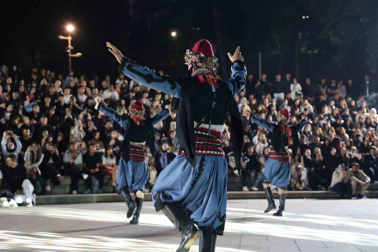 Üniversite Kampüsünde Yeni Akademik Yıl Coşkusu