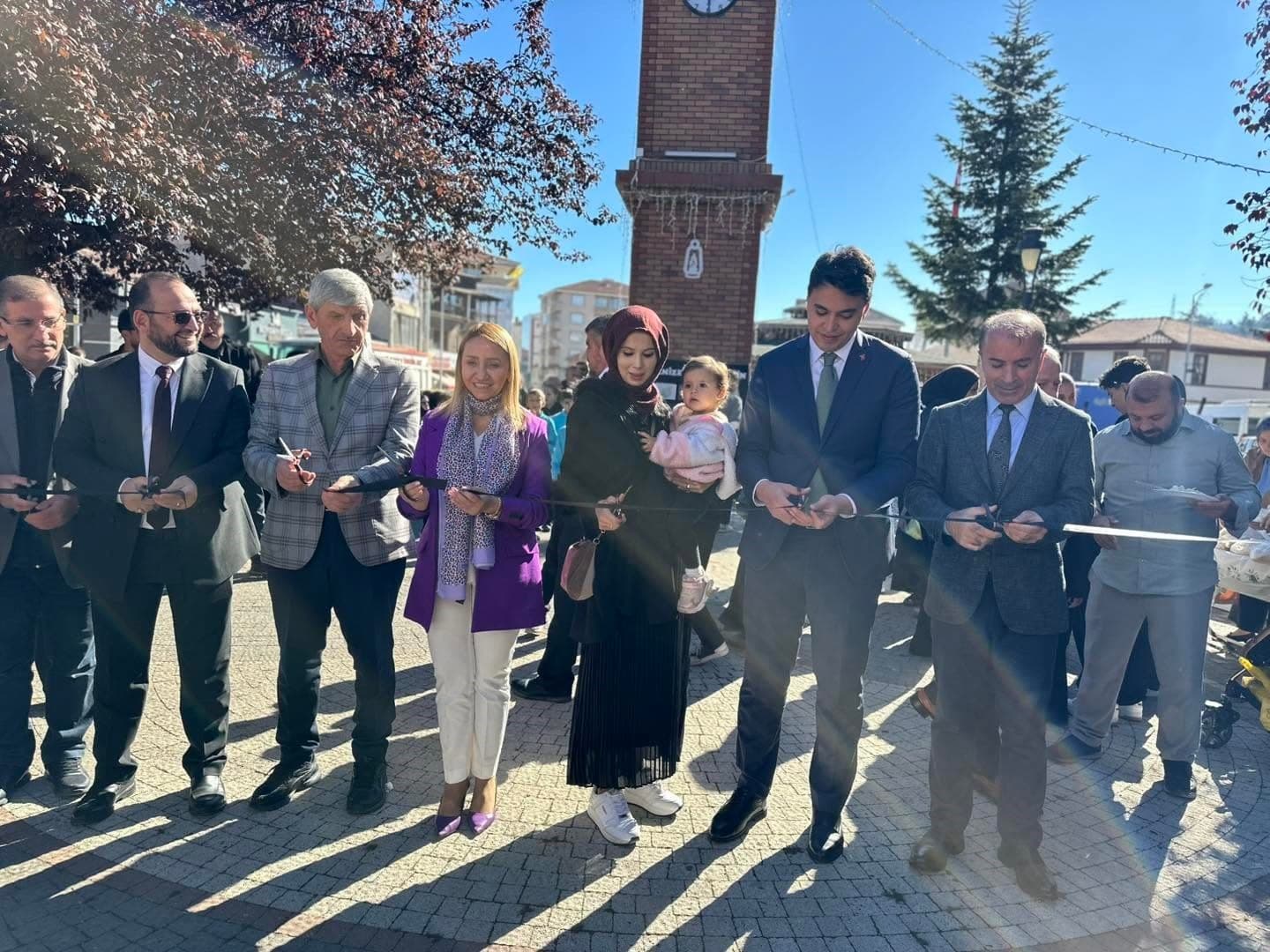 Pazaryeri'nde Filistin İçin Hayır Çarşısı Kuruldu