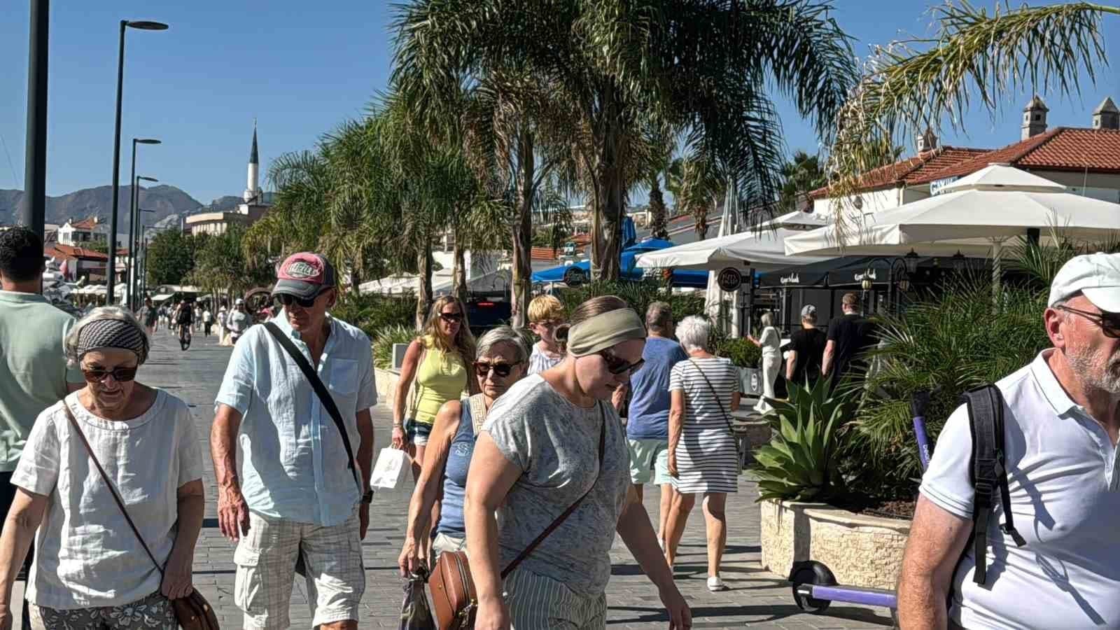 Marmaris'e Bir Haftada 9 Bin 400 Kruvaziyer Turisti Geldi