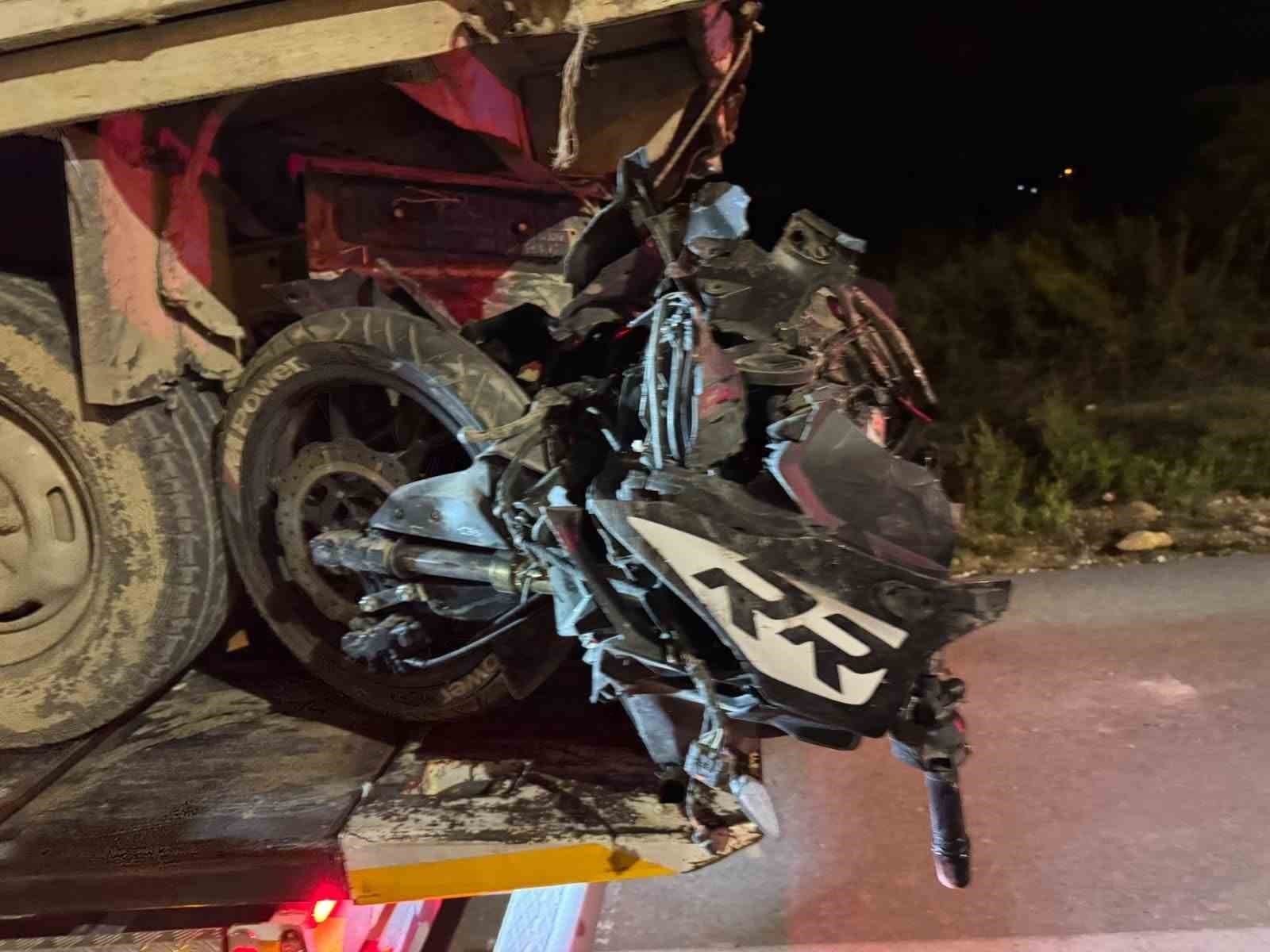 Hatay'da Motosiklet Kazası: 19 Yaşındaki Genç Hayatını Kaybetti