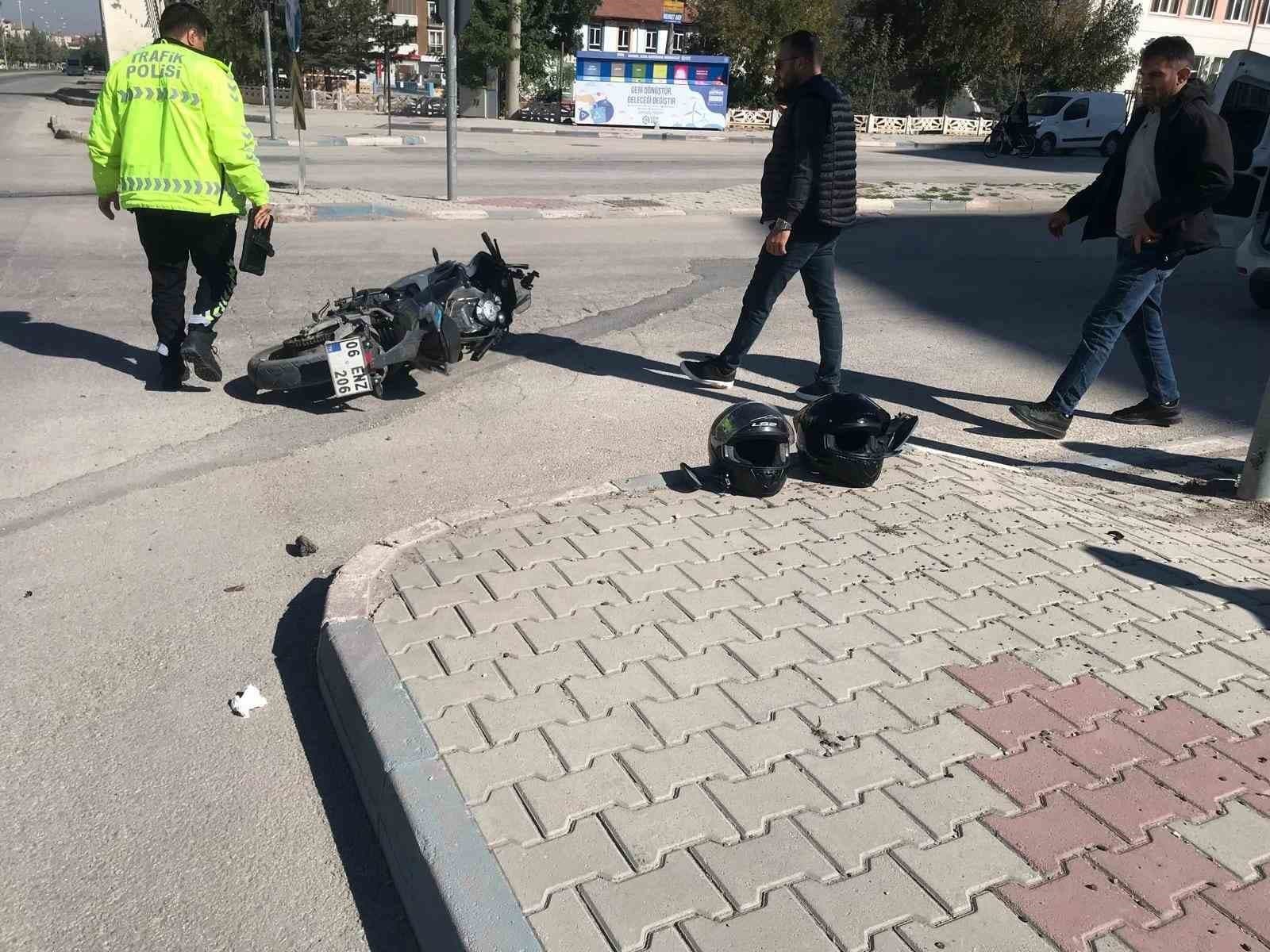 Konya Ereğli'de SUV Araç ile Motosiklet Çarpıştı: 2 Yaralı