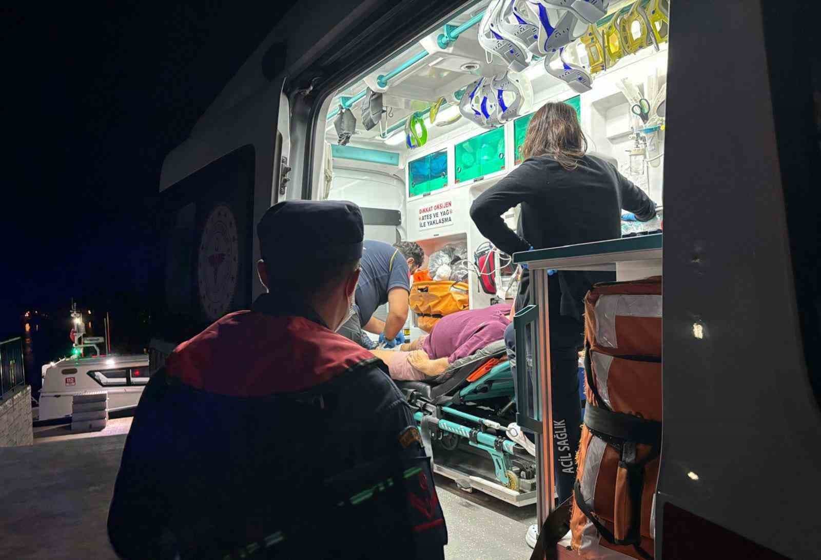 Fethiye Açıklarında Yaralanan Vatandaş Denizden Tahliye Edildi