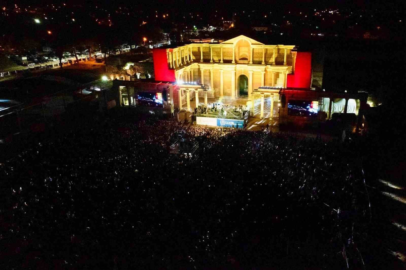 Sardes Antik Kenti'nde Goran Bregovic Rüzgarı