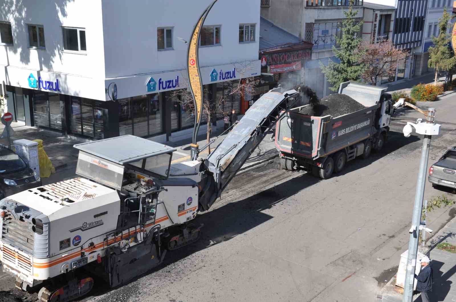 Kars'ta Kış Öncesi Asfalt Seferberliği: Kazımpaşa Caddesi Yenileniyor