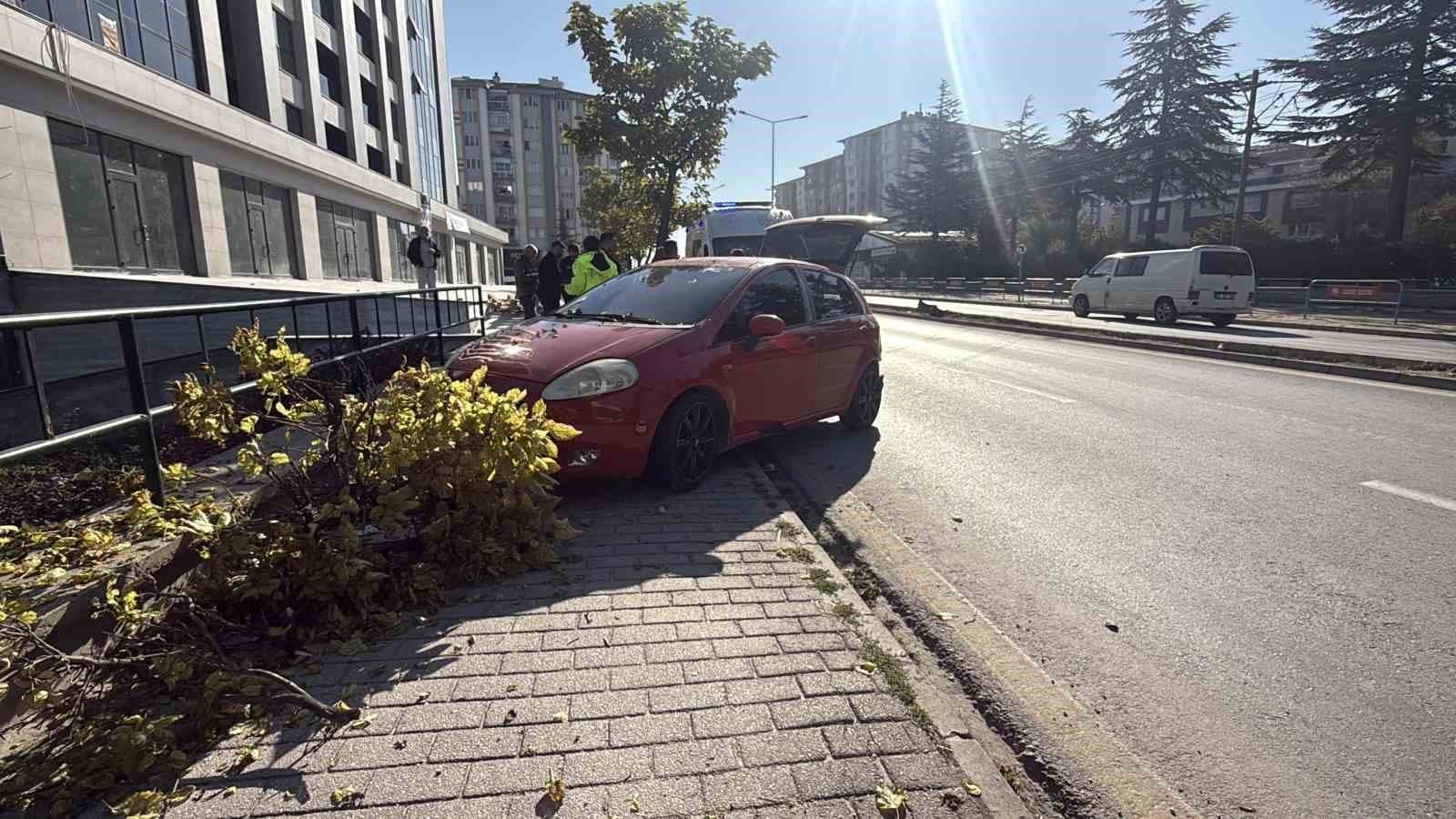Eskişehir'de Alkollü Sürücü Dehşeti: Önce Geriye Kaçırdı, Sonra Ters Yöne Girdi