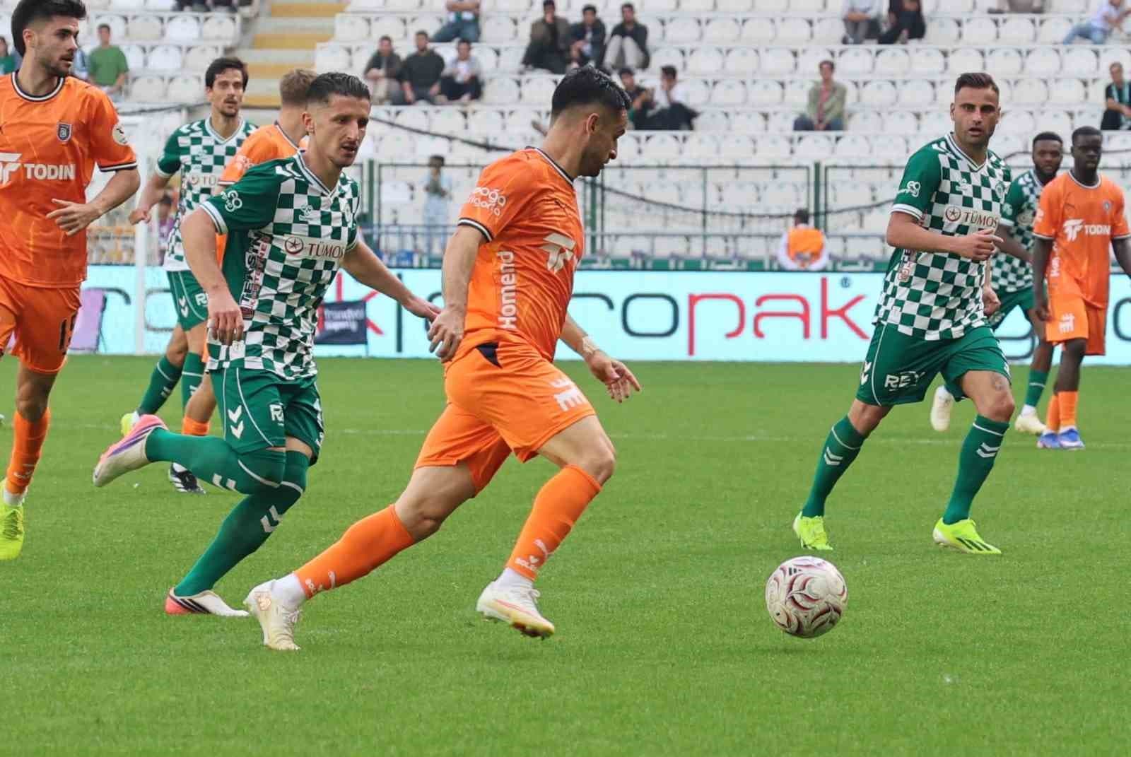 Konyaspor ve Başakşehir Gol Sesi Çıkmadan Berabere Kaldı