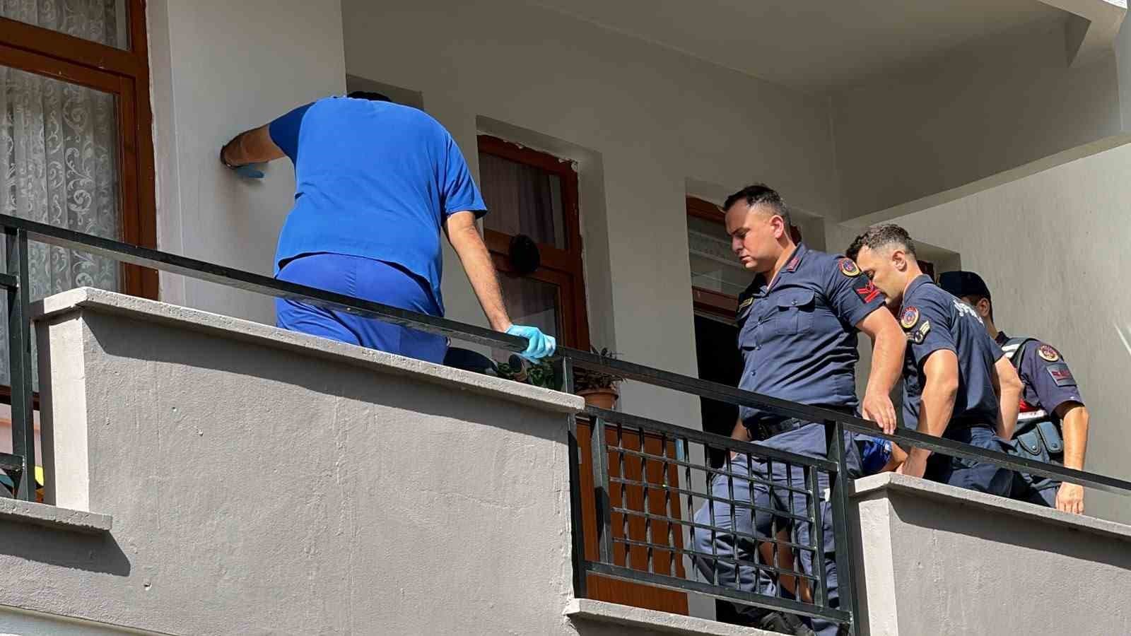 Alanya'da Dehşet: Kız Kardeşini Balkondan Atıp İntihar Etti