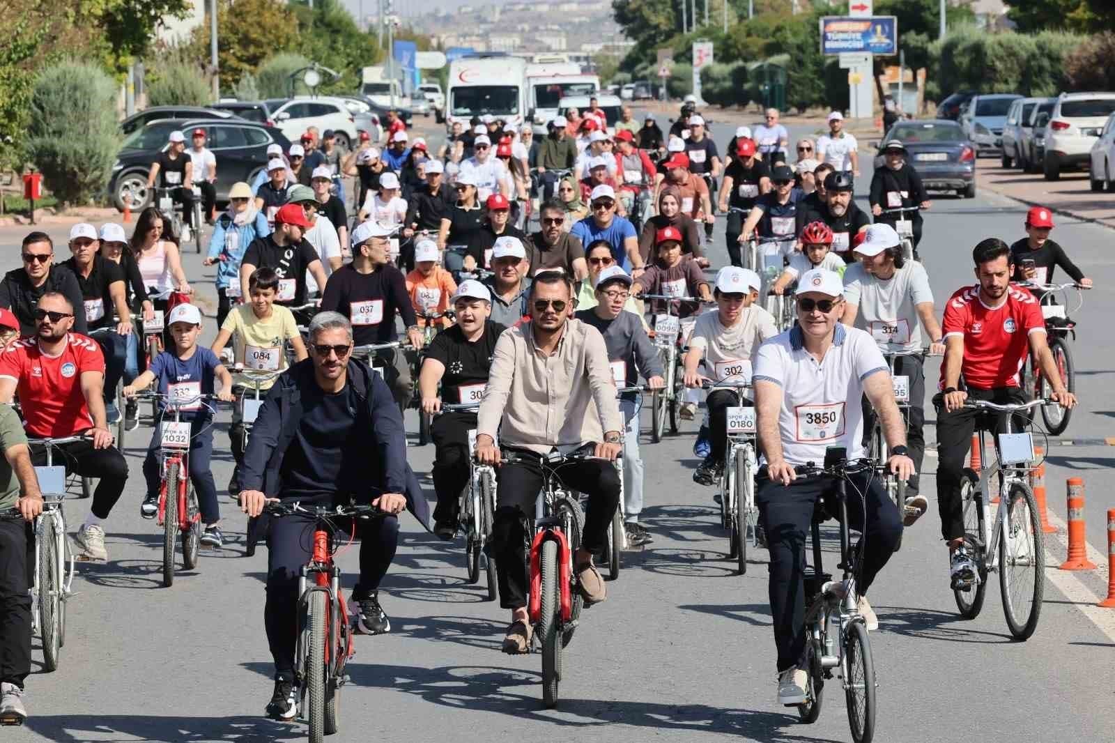 Hekimler Sağlıklı Yaşam İçin Pedal Çevirdi