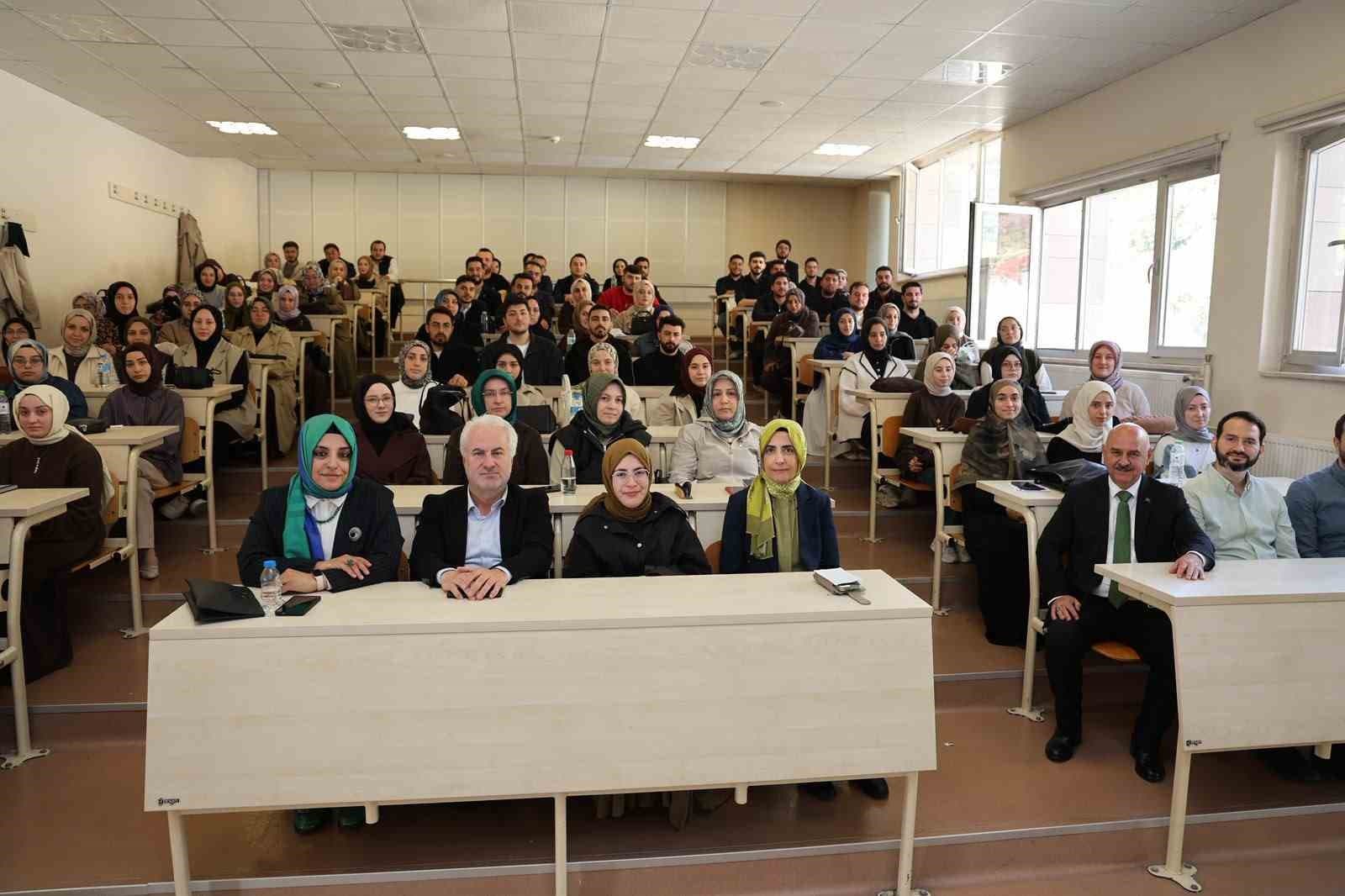 Rektör Prof. Dr. Nedim Sözbir İlahiyat Fakültesi Öğrencileriyle Buluştu