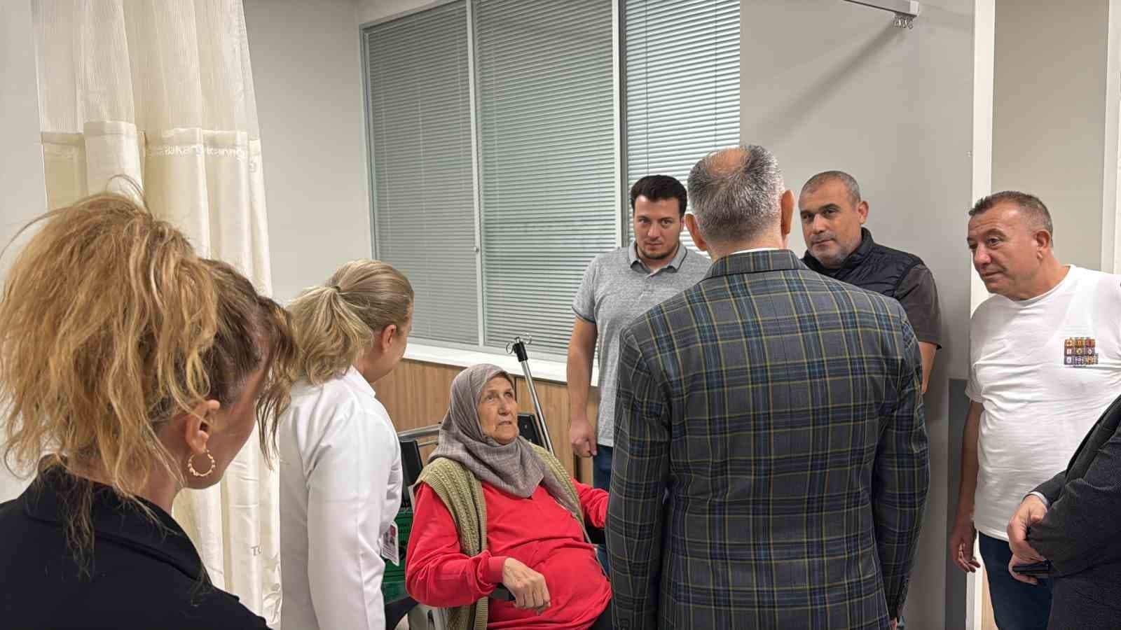 Manisa'daki Feci Kazada 13 Yaralı Taburcu Edildi: Vali Özkan Hastaları Ziyaret Etti