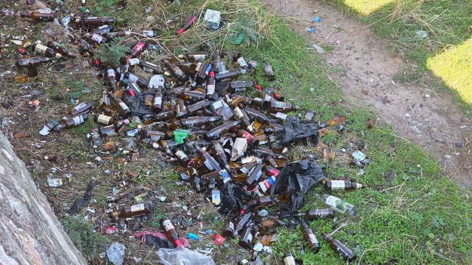 Bandırma'da Doğal Alanlar Çöplerle Doldu