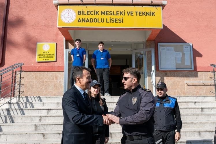 Bilecik'te Okul Güvenliği İçin Emniyet ve Eğitim Dünyası İş Birliği Yapıyor