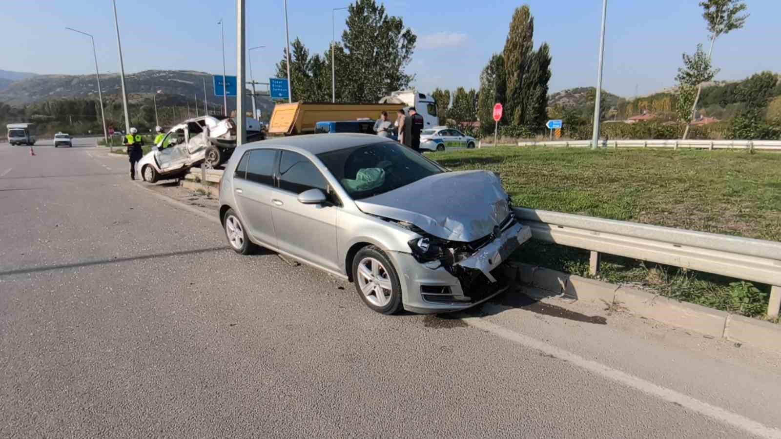 Tokat'ta İki Otomobil Çarpıştı: 4 Yaralı