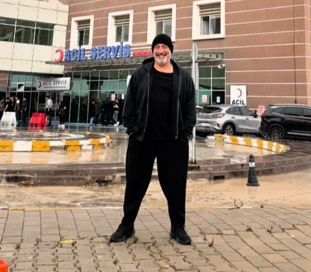 Cem Yılmaz Kalp Krizi Sonrası Kontrol İçin Hastaneye Gitti