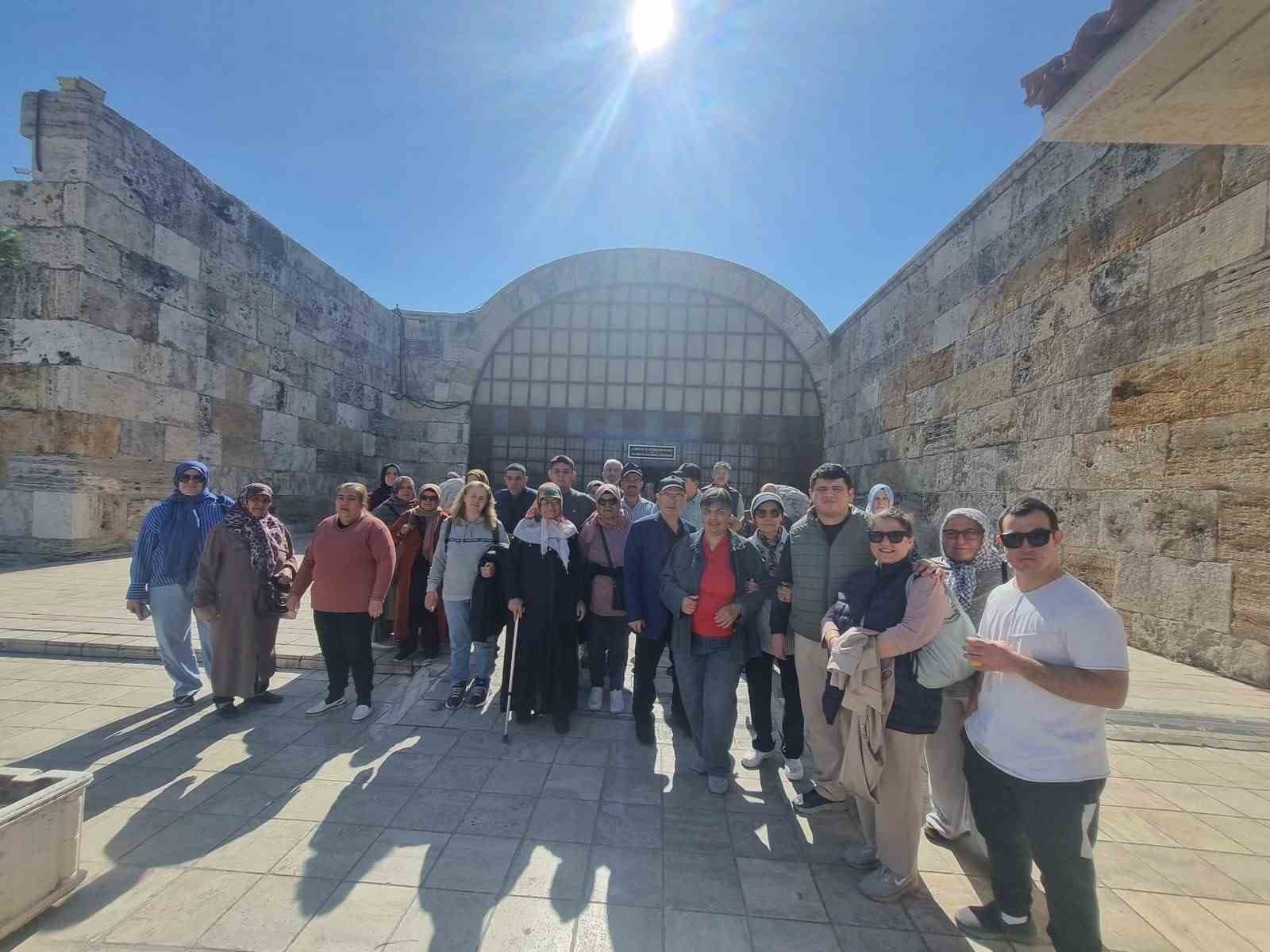 Engelsiz Yaşam Merkezi Öğrencileri ve Aileleri Denizli'yi Gezdi
