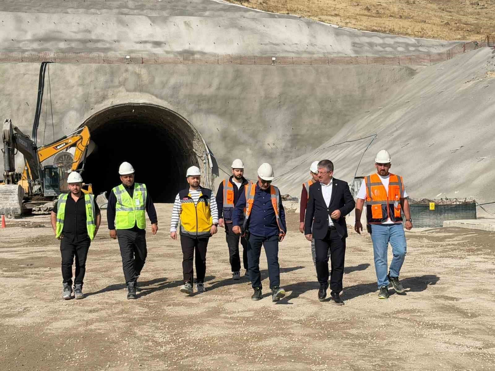 Kayseri-Ankara Yüksek Hızlı Tren Hattı'nda Çalışmalar Sürüyor