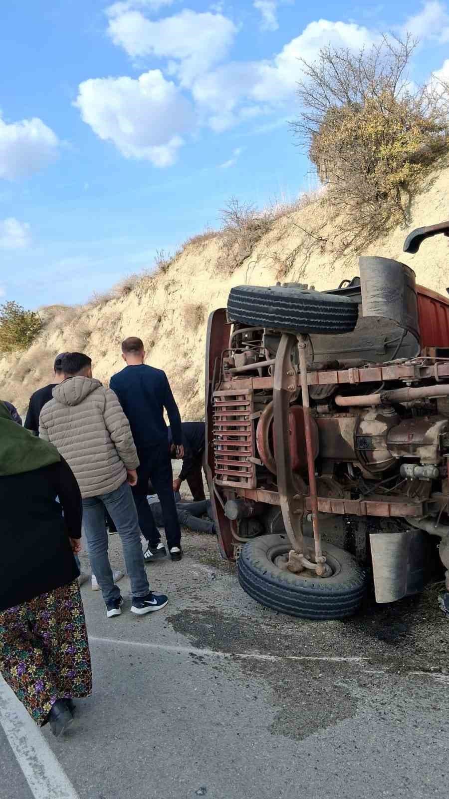 Burdur'da Kamyon Devrildi: 1 Yaralı