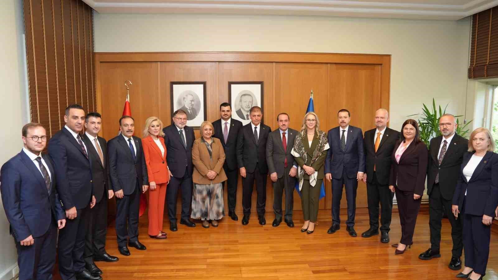 AK Parti İzmir Heyeti Tarihi Şato'da Toplandı