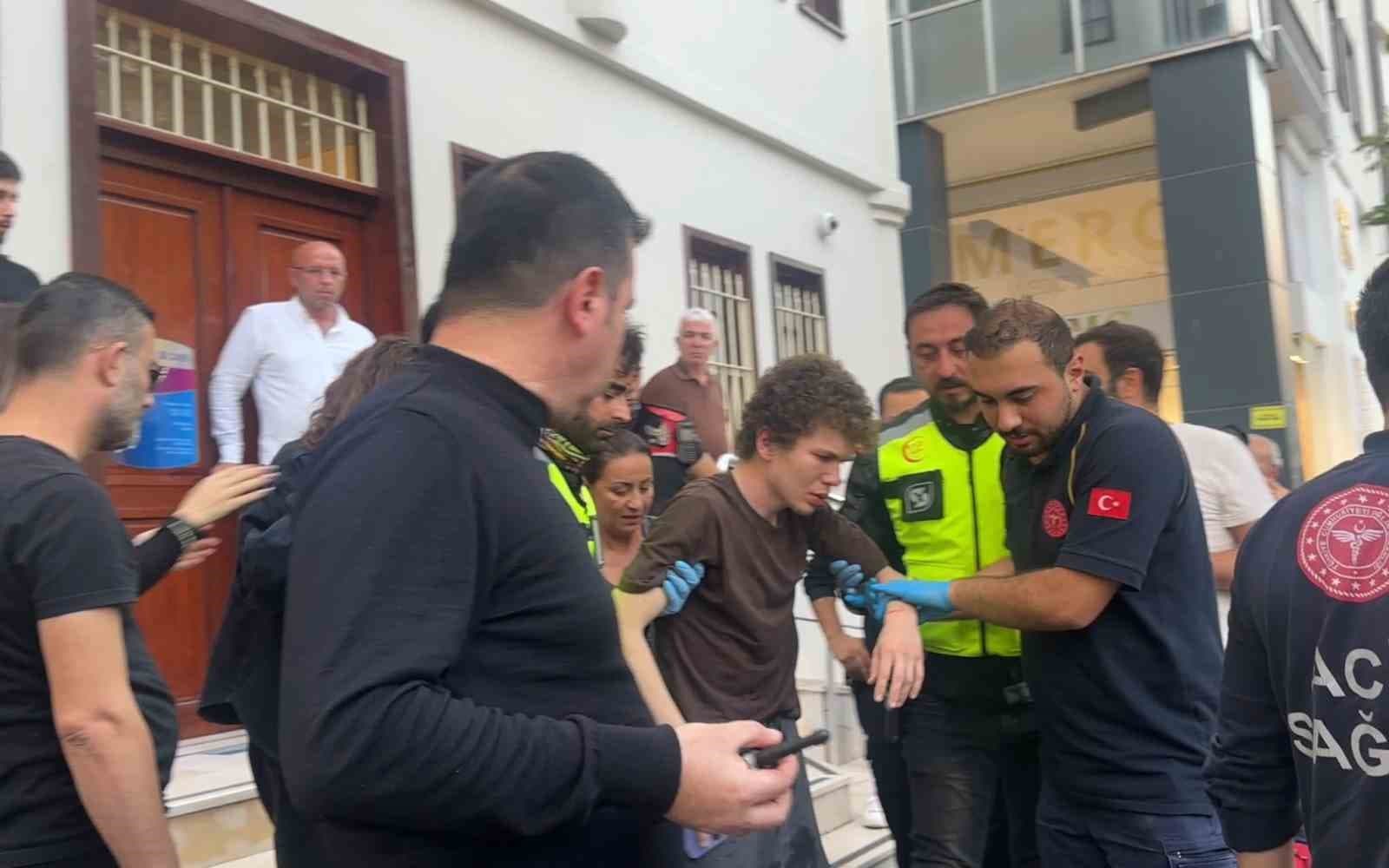 Samsun'da Cadde Ortasında Genç Adam Darbedildi