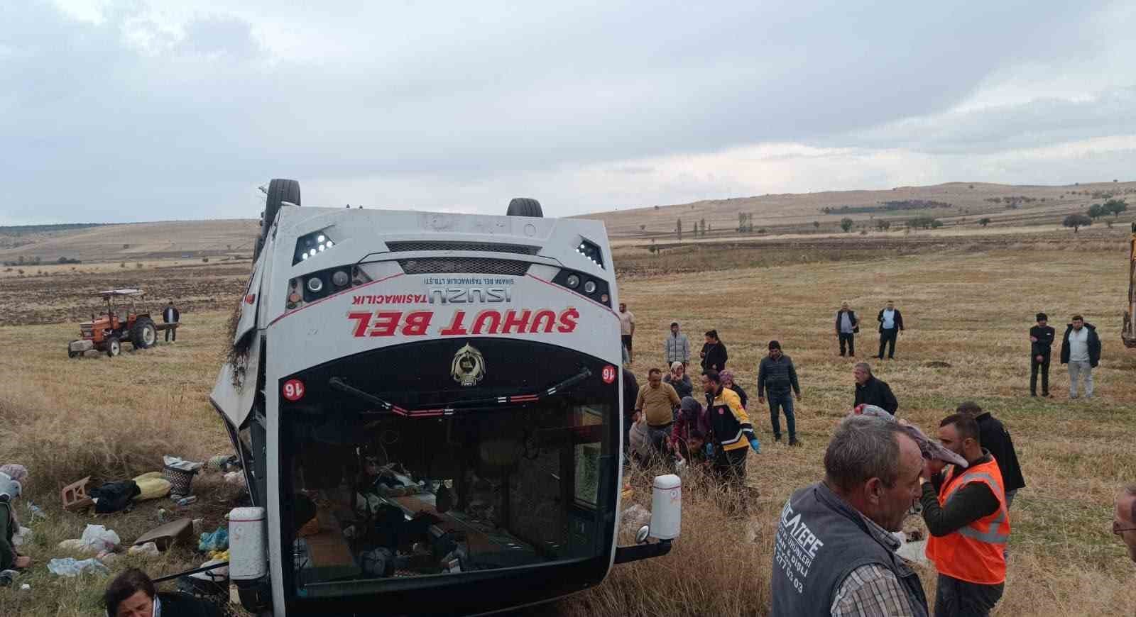 Afyonkarahisar'da Midibüs Devrildi: 25 Yaralı