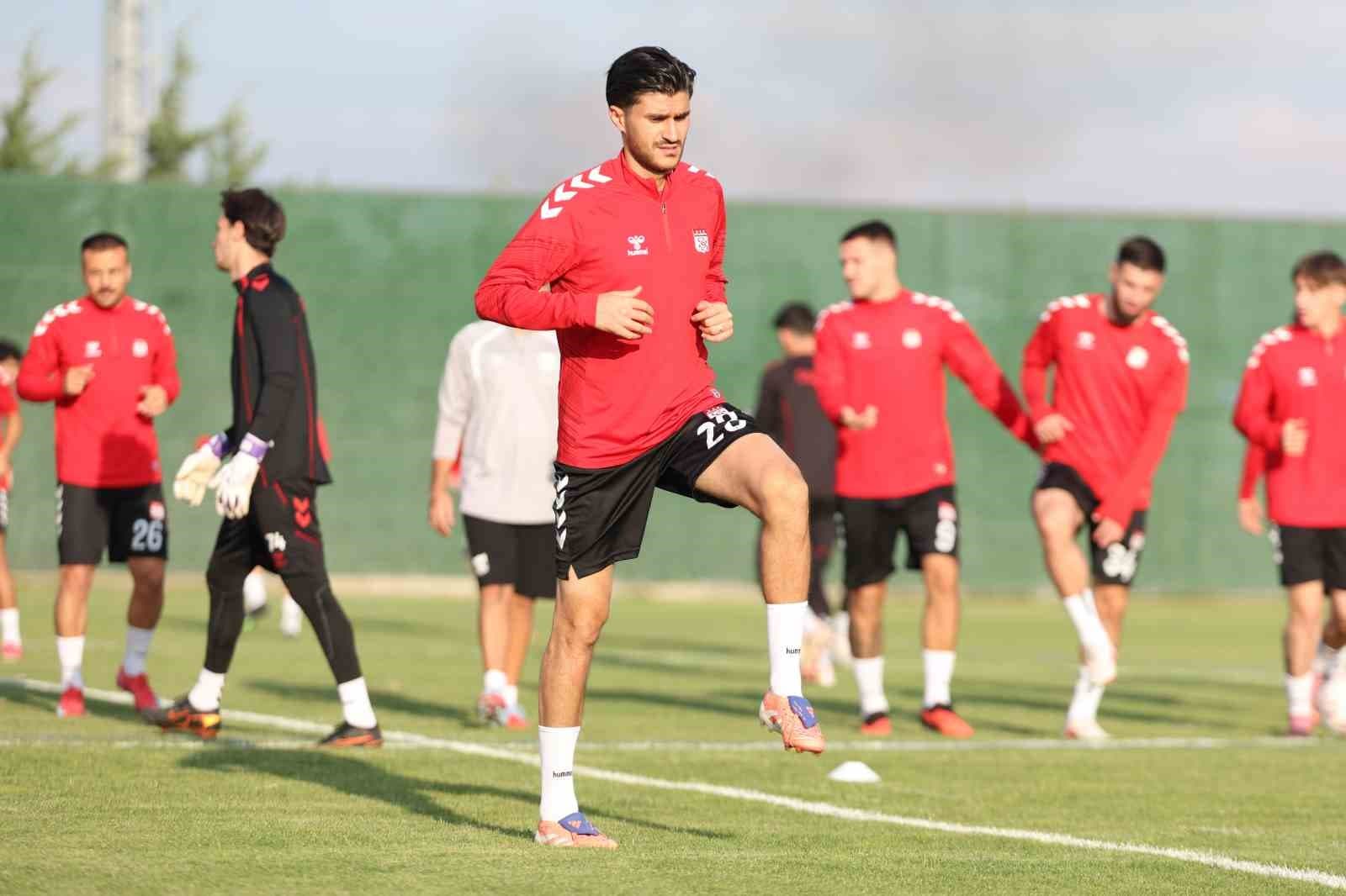 Sivasspor, Bandırmaspor Deplasmanı Öncesi Hazırlıklarını Tamamladı