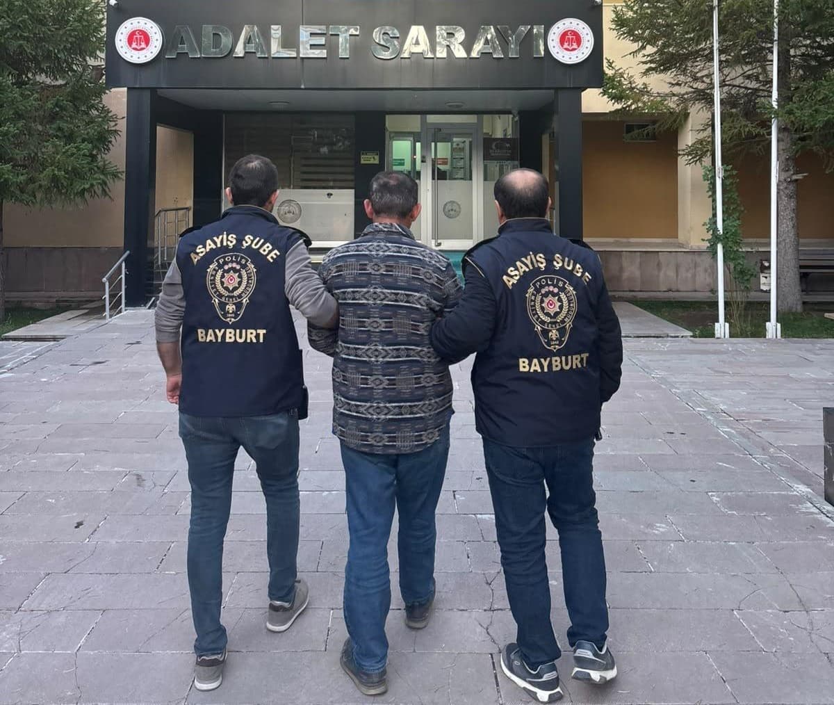 Bayburt'ta İnşaat Malzemeleri Çalan Şahıs Yakalandı