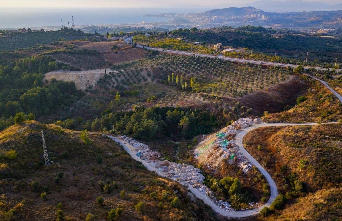 Kuşadası'nın Toskana'sı Atık Yığınları Altında