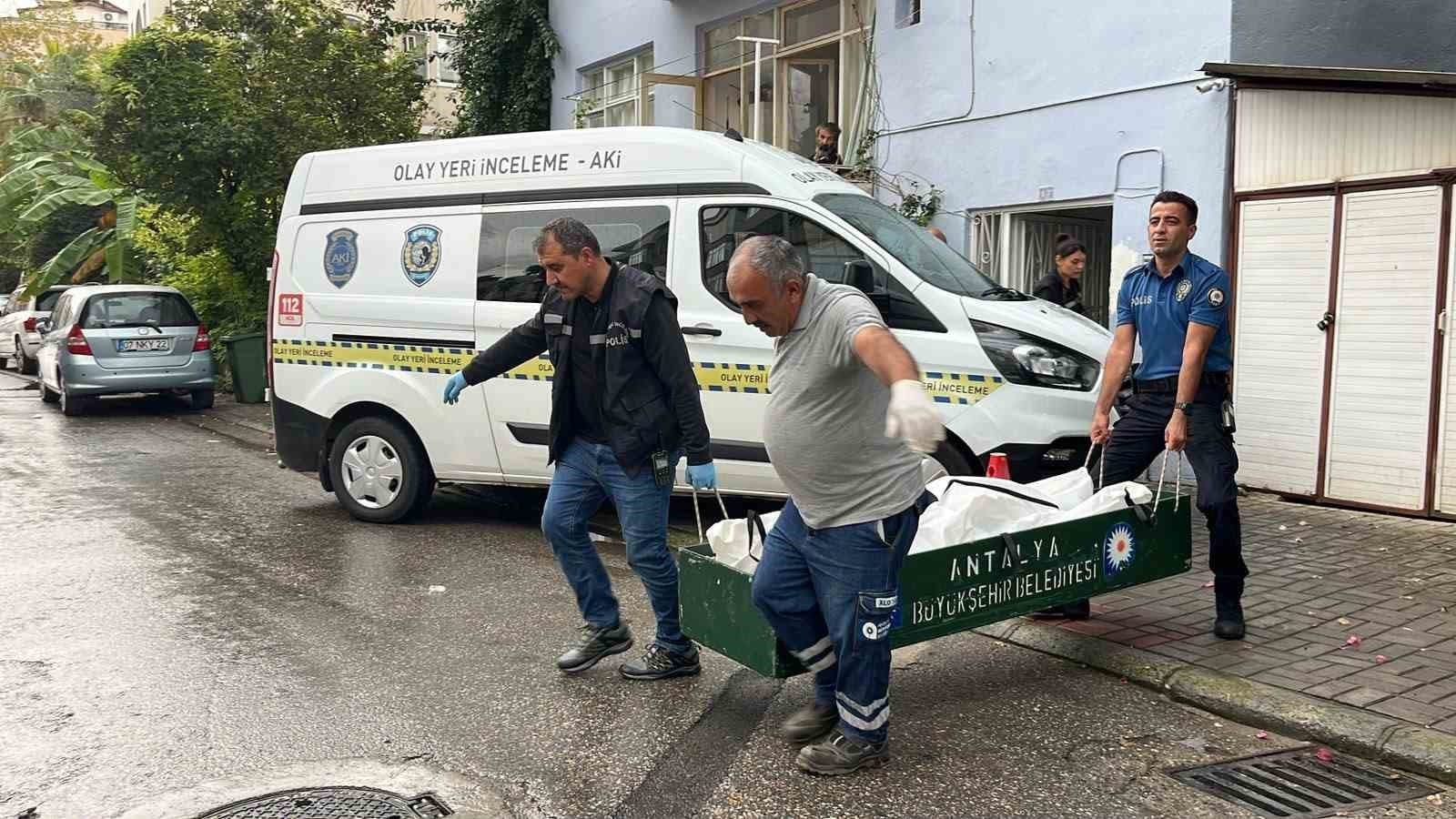 Alanya'da Pansiyon Odasında Ölü Bulundu