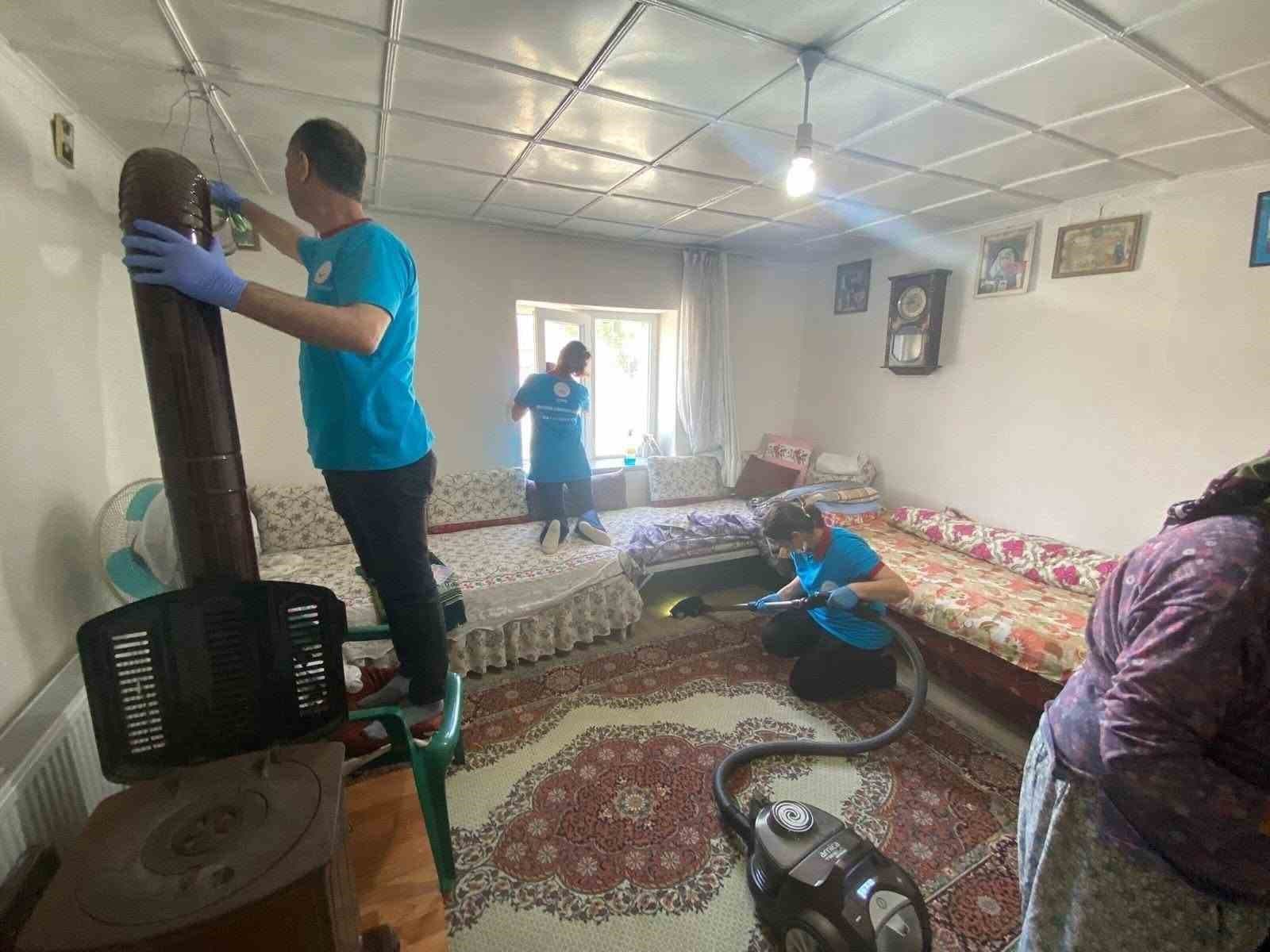 Çine'de İhtiyaç Sahiplerine 'Vefa' Desteği
