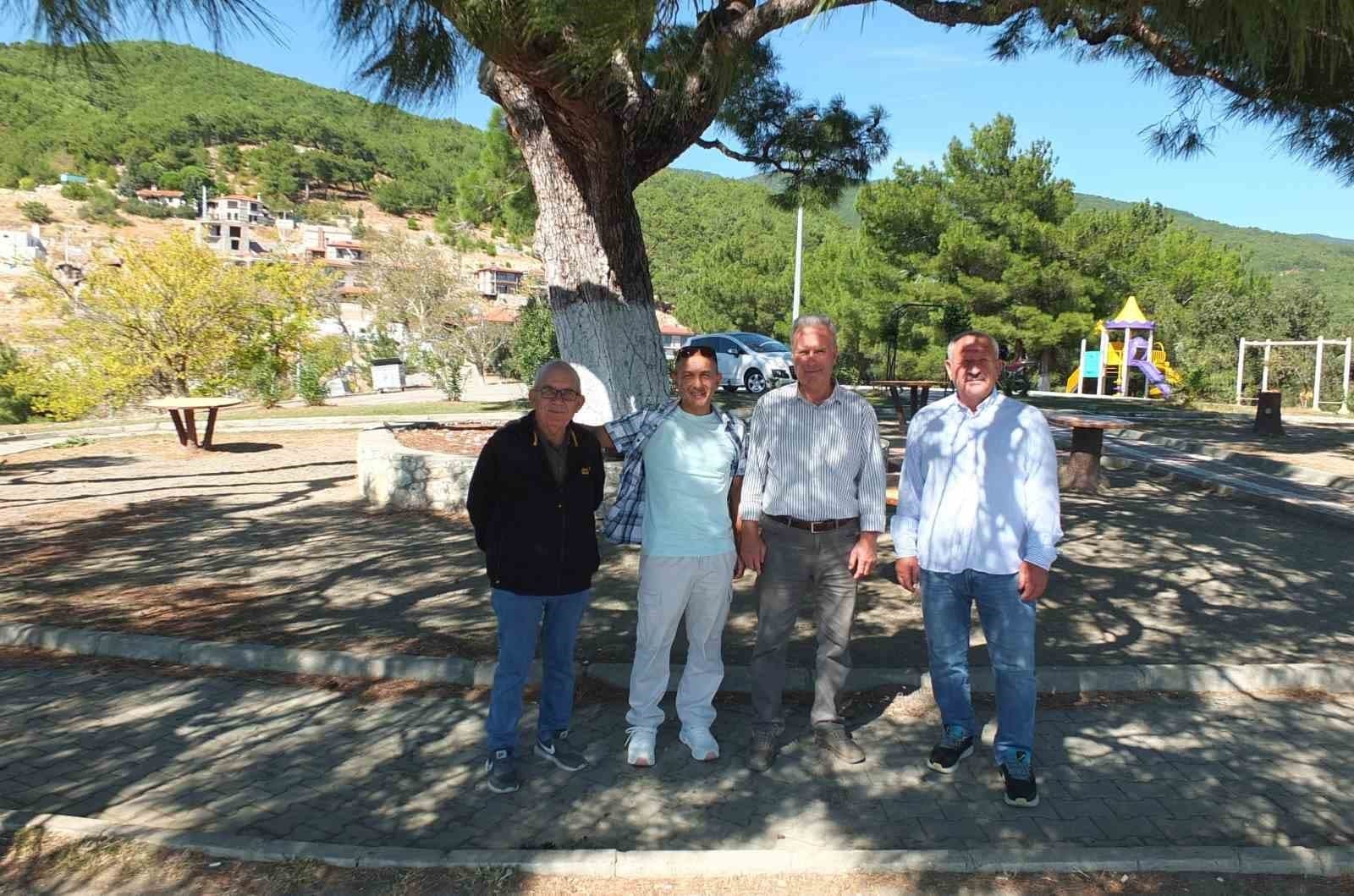 Edremit'in Tarihi Gelin Çamı Ziyaretçilerini Ağırlıyor