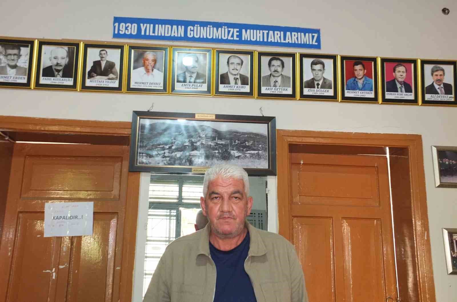 Kızılkeçili Mahallesi'nde Eski Muhtarlara Vefa Köşesi