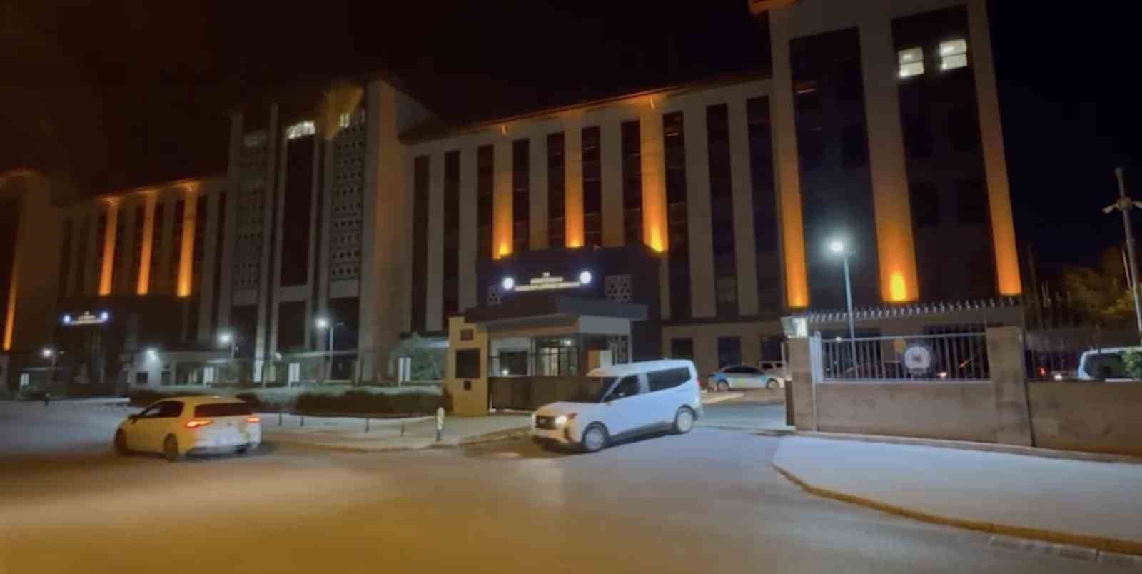 Çanakkale'de Göçmen Kaçakçılığı ve Asayiş Operasyonları: Çok Sayıda Gözaltı