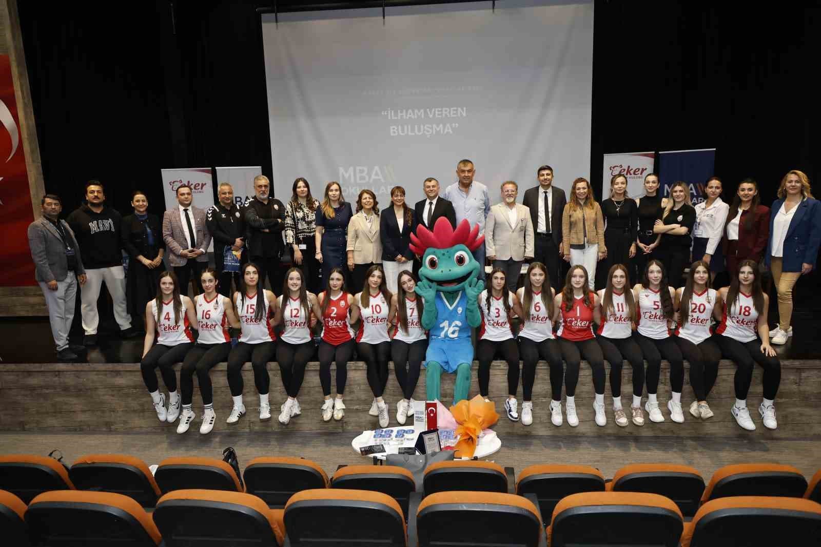 Dünya Kız Çocukları Günü'nde Eker Spor Kulübü'nden Gençlere Motivasyon Buluşması
